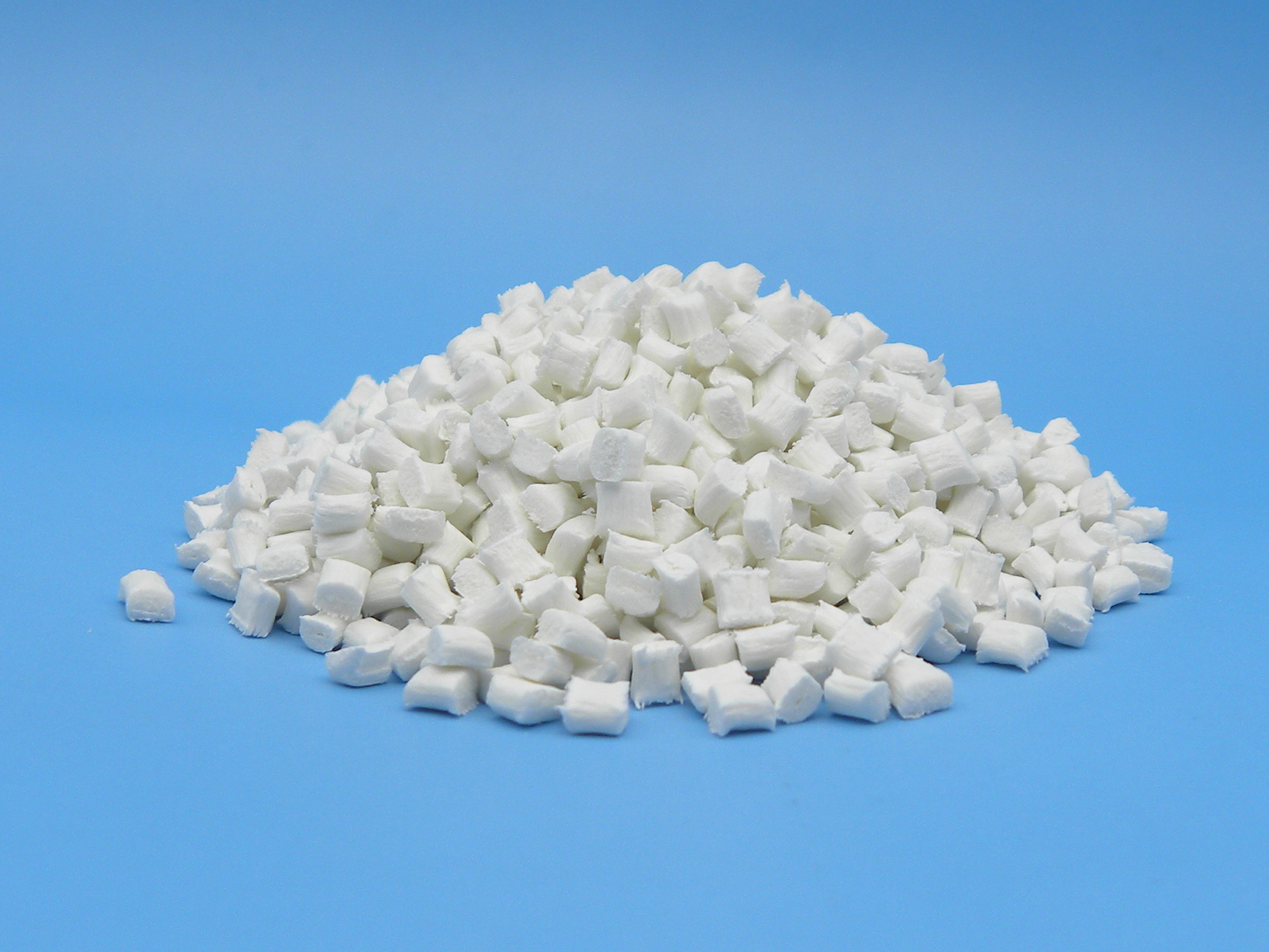 玻纤增强PBT材料在电子工业中的应用与制造技术探析